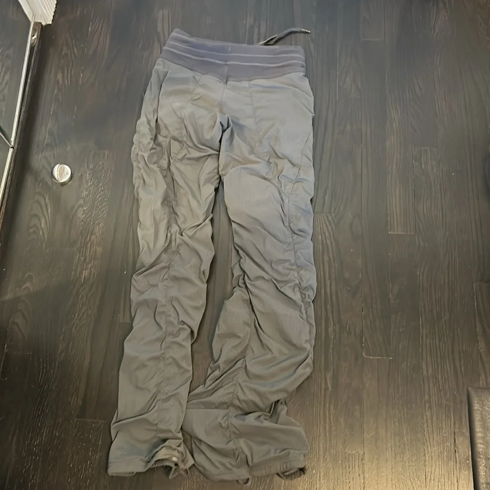Size 6, length 32” gray is a bit darker - Picture 2 of 2